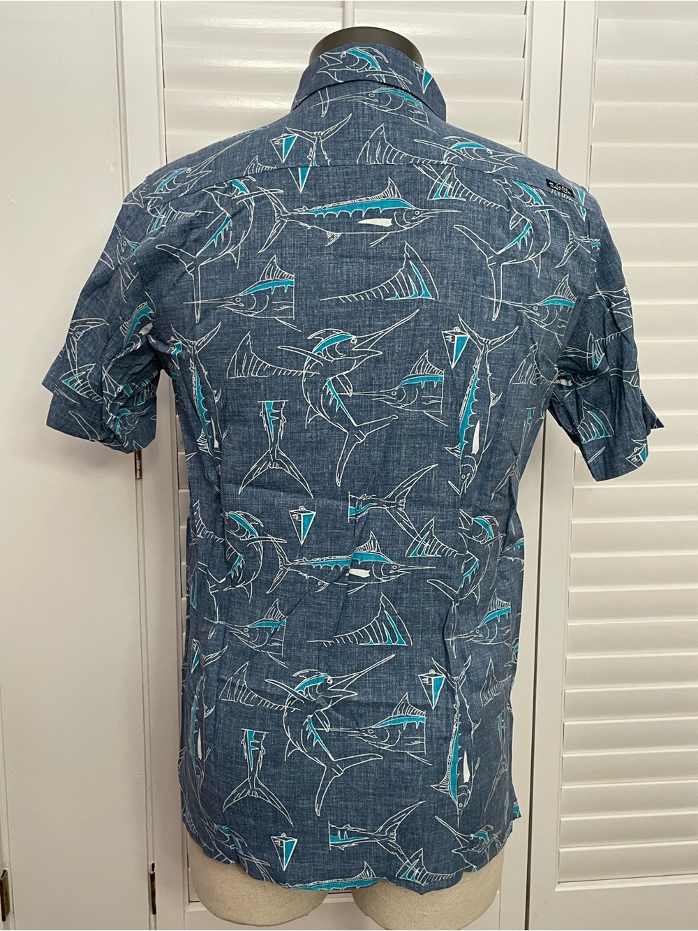 Salt Life Men's Navy Blue Marlin-Print Short Sleeve Button-Up - Picture 4 of 9